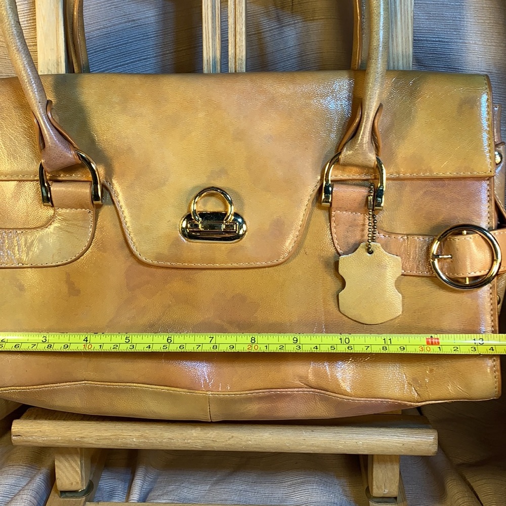 The FIND Leather satchel w/flower motif, gorgeous - Picture 5 of 16